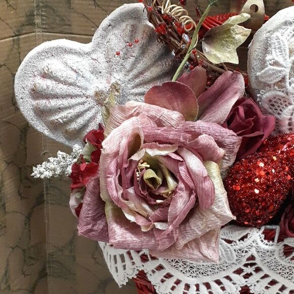 Hand made Cupids hanging basket of love. - Picture 4 of 9